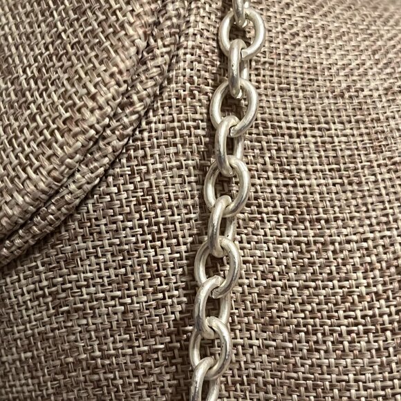 Gray Faux Pearl Bib Necklace set on Silvertone Chain, Gorgeous! - Picture 2 of 9